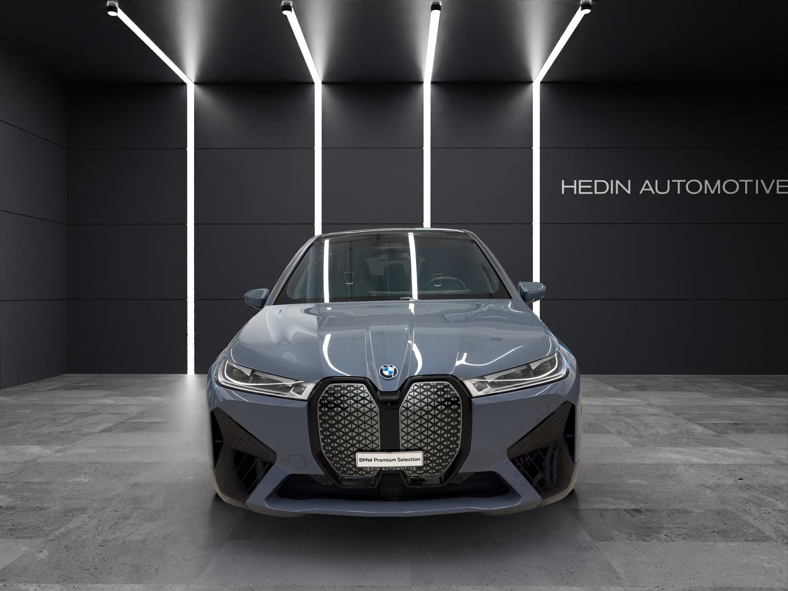 BMW iX xDrive40, Électrique, Occasion / Utilisé, Automatique - 7
