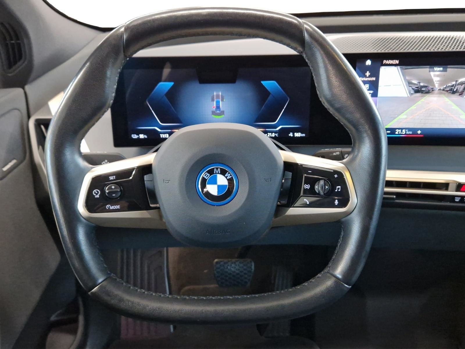 BMW iX xDrive50 Sport, Elektro, Occasion / Gebraucht, Automatik - 3