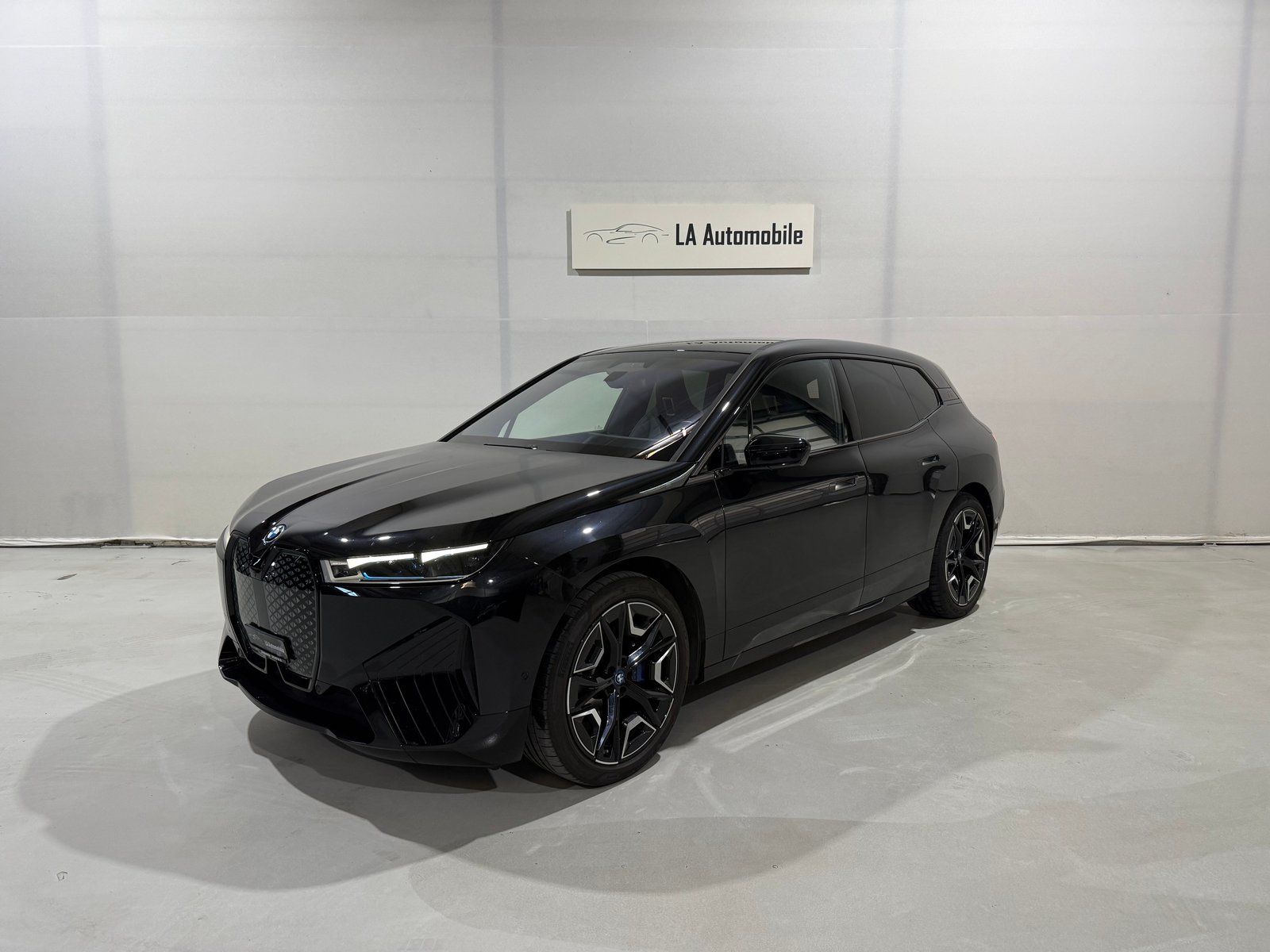 BMW iX 40 Launch Edition