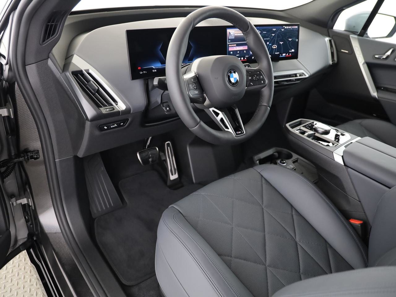 BMW iX xDrive60, Electric, Ex-demonstrator, Automatic - 4