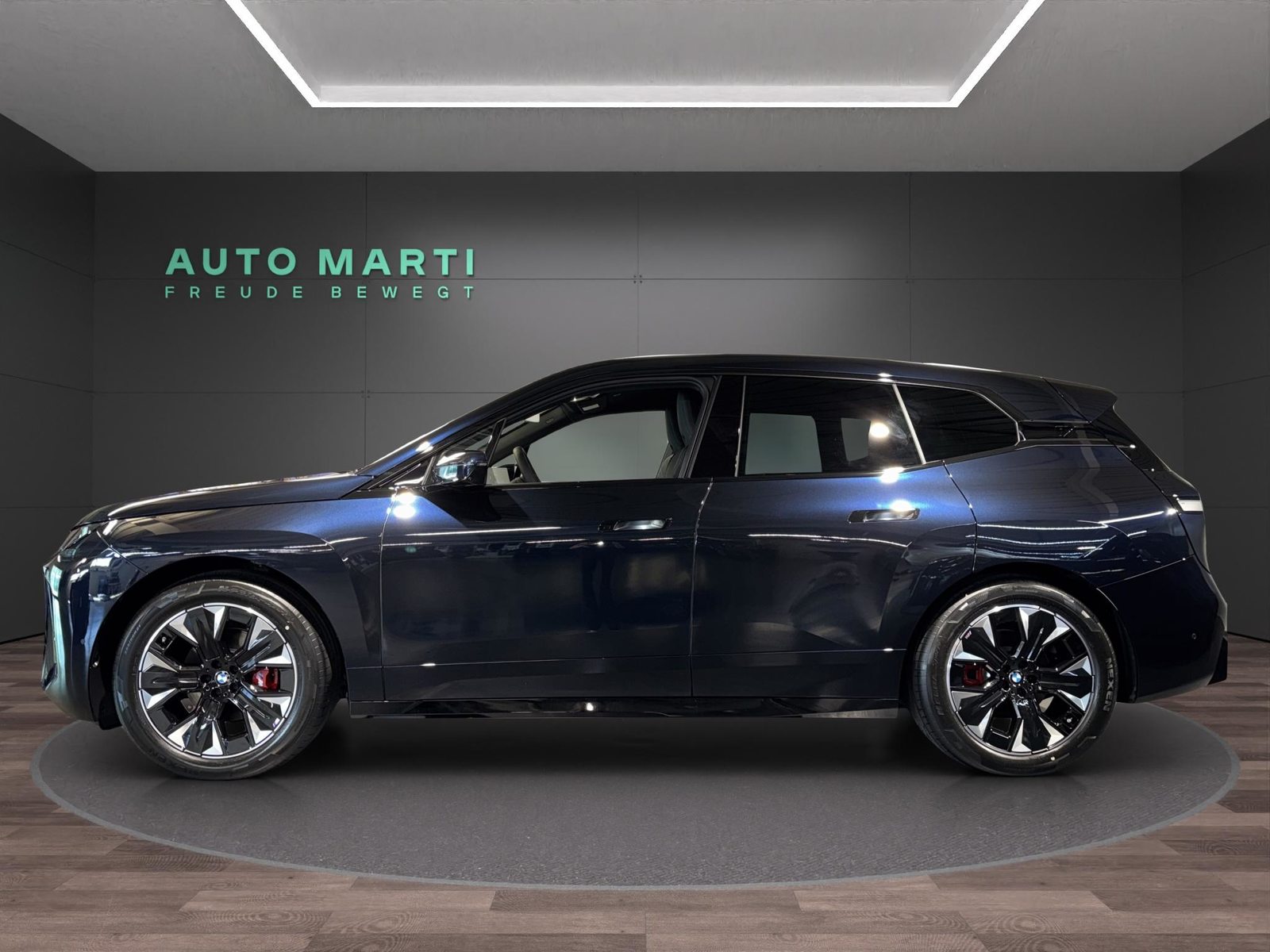 BMW iX xDrive45, Elektro, Vorführwagen, Automatik - 2