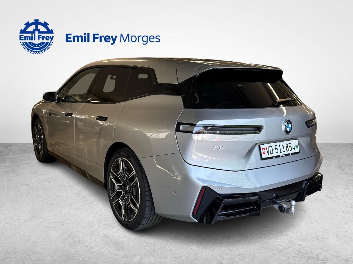 BMW iX xDrive60, Elektro, Vorführwagen, Automatik - 3