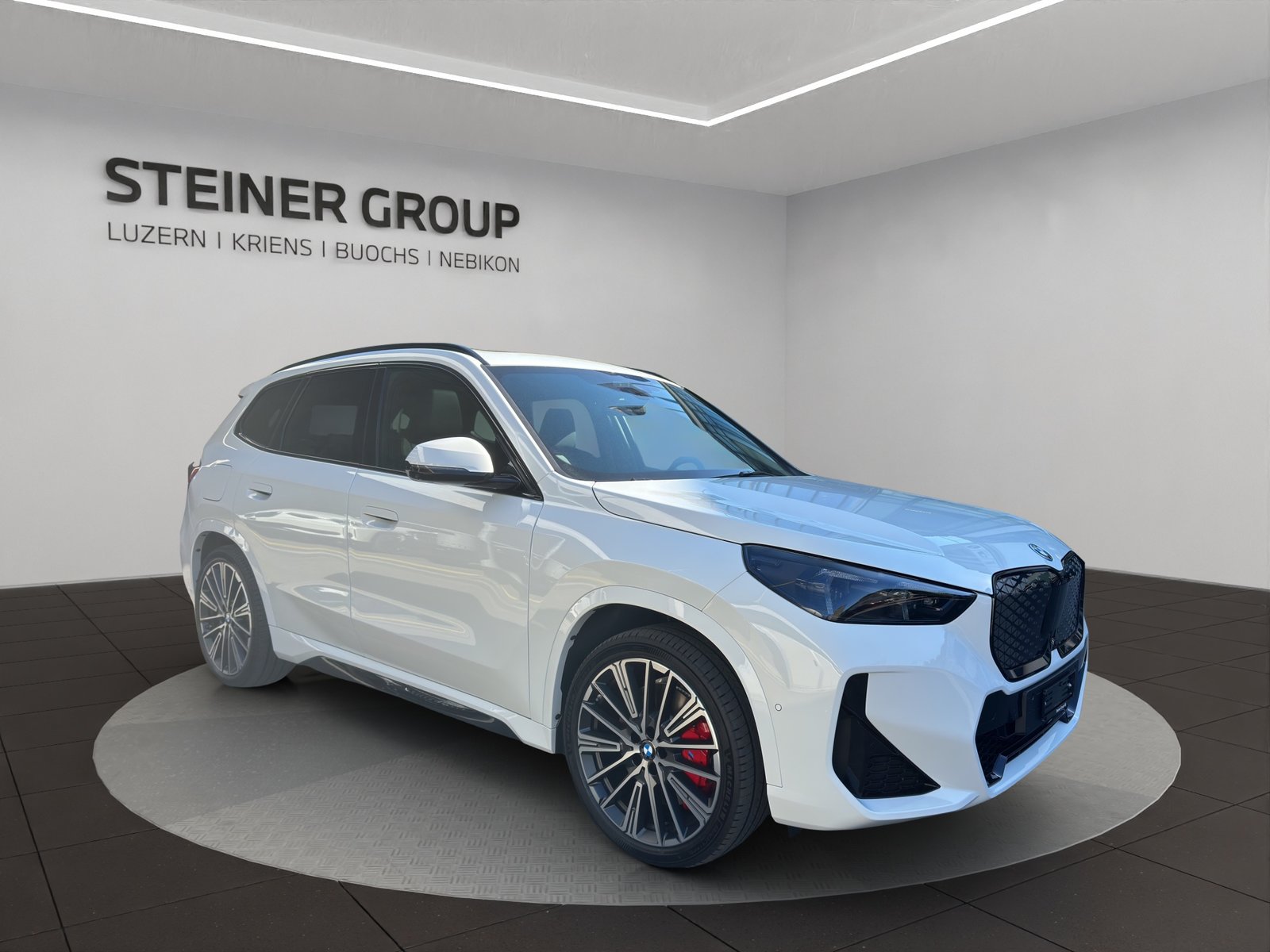 BMW iX1 30 M Sport Pro, Electric, New car, Automatic - 3