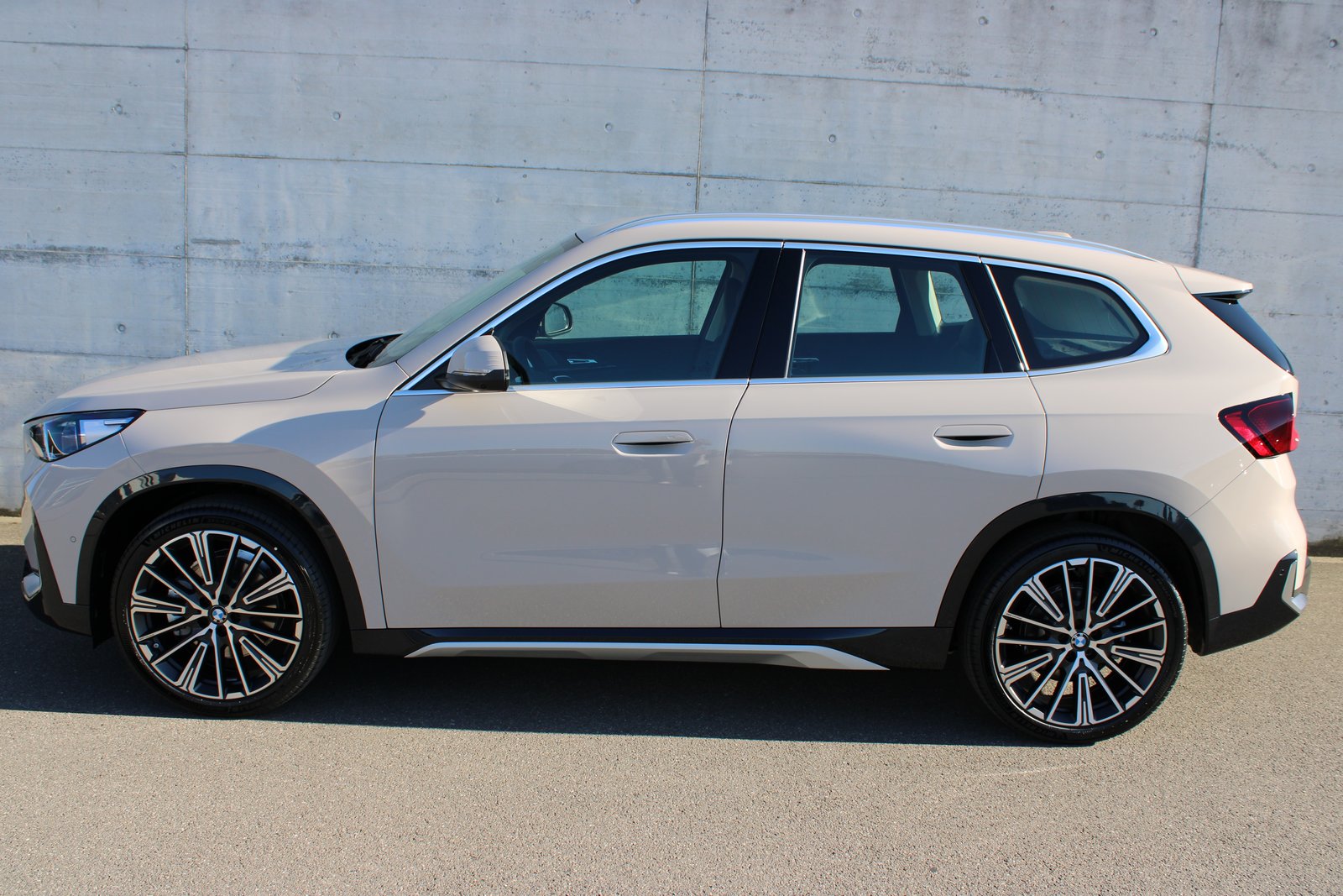 BMW iX1 30 xLine, Elettrica, Auto nuove, Automatico - 3