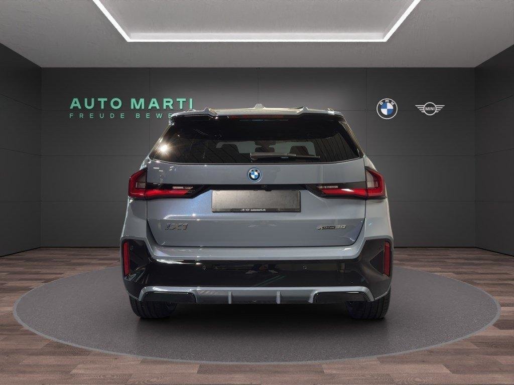 BMW iX1 30, Électrique, Voiture nouvelle, Automatique - 3