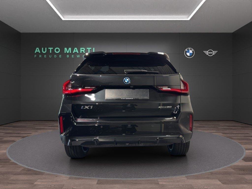 BMW iX1 30, Électrique, Voiture nouvelle, Automatique - 3