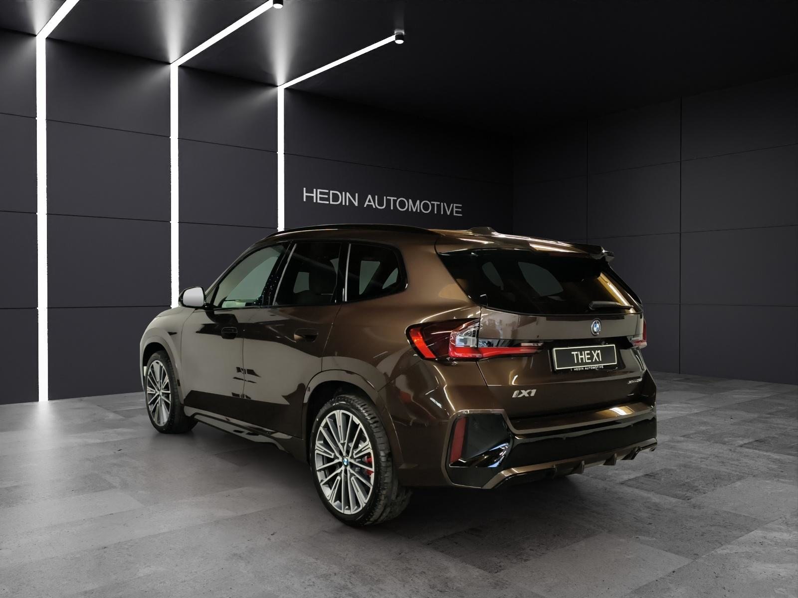 BMW iX1 30 xDrive, Electric, New car, Automatic - 3