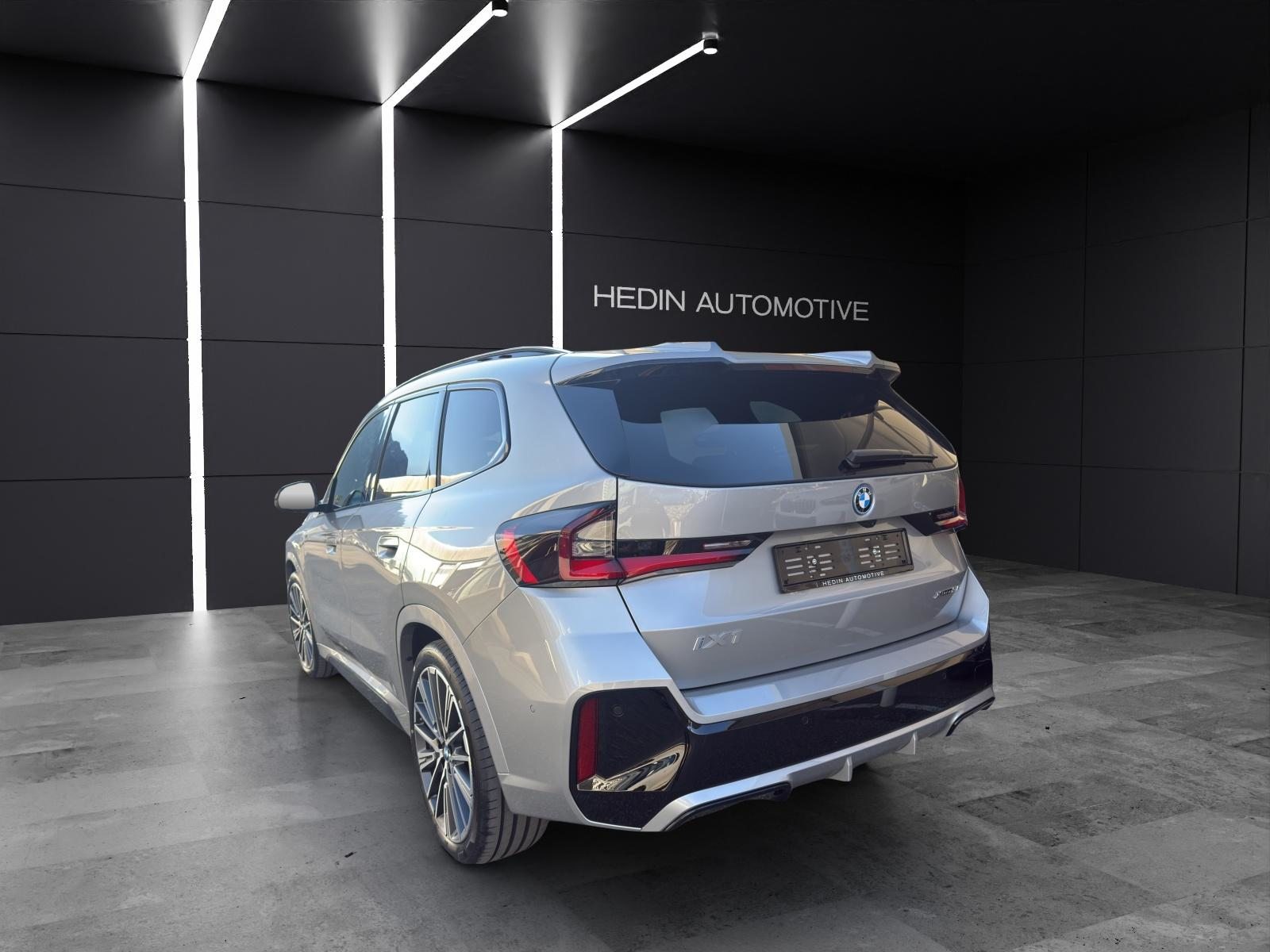 BMW iX1 30 xDrive, Electric, New car, Automatic - 3