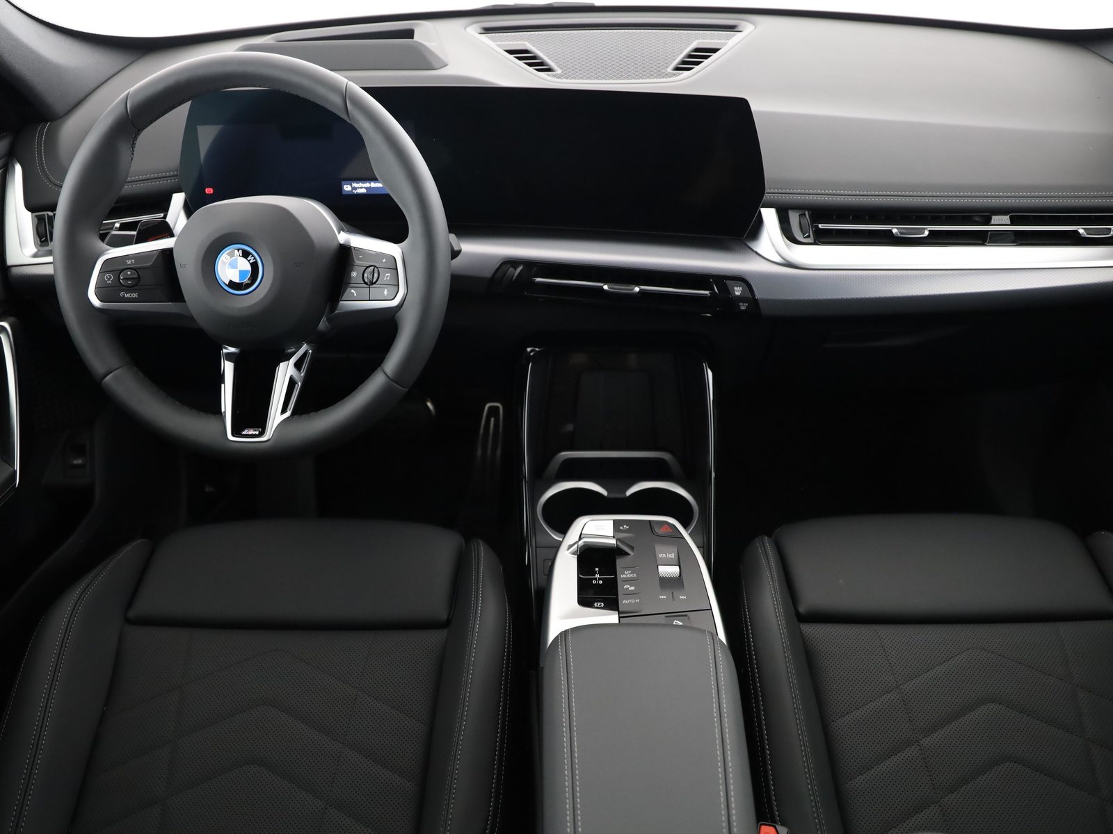 BMW iX1 30 xDrive, Electric, New car, Automatic - 5