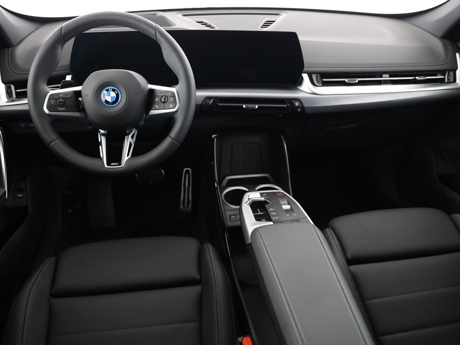 BMW iX1 30 xDrive, Electric, New car, Automatic - 6