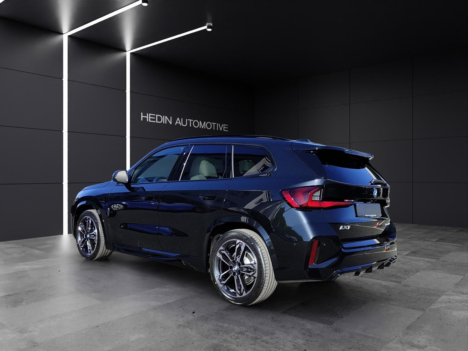 BMW iX1 30 xDrive, Electric, New car, Automatic - 4