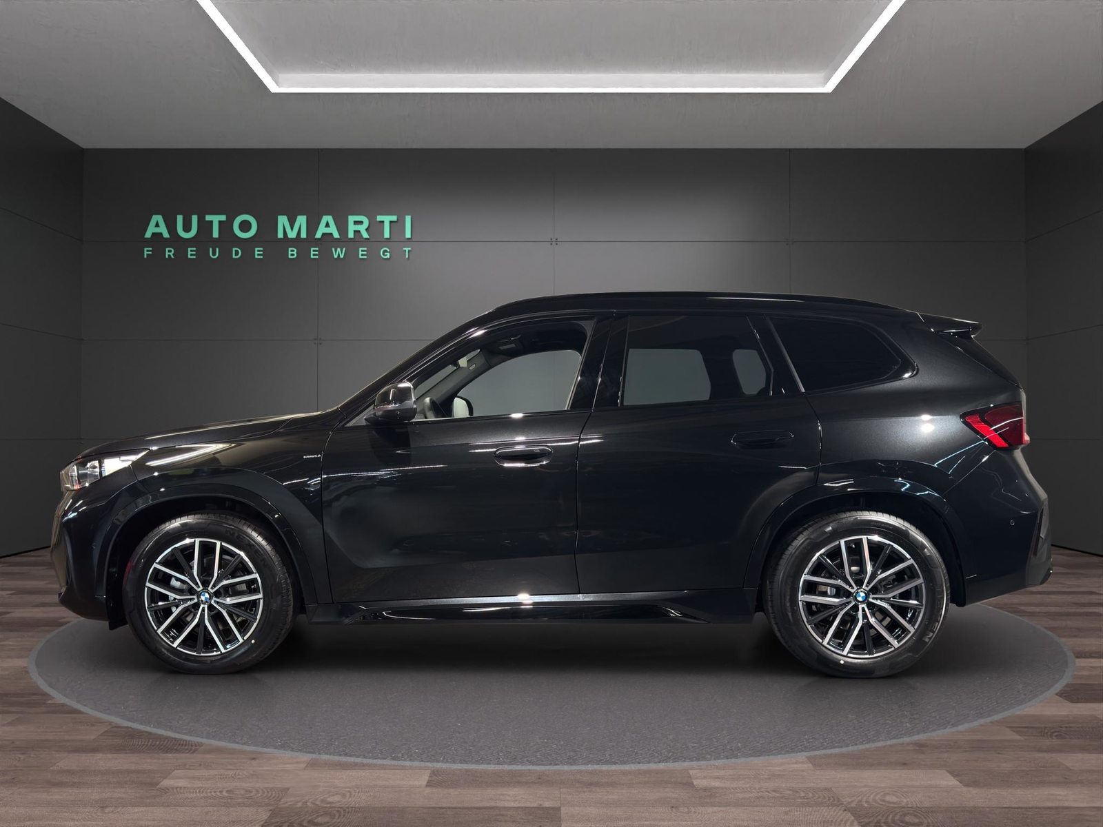 BMW iX1 20 eDrive, Electric, New car, Automatic - 2