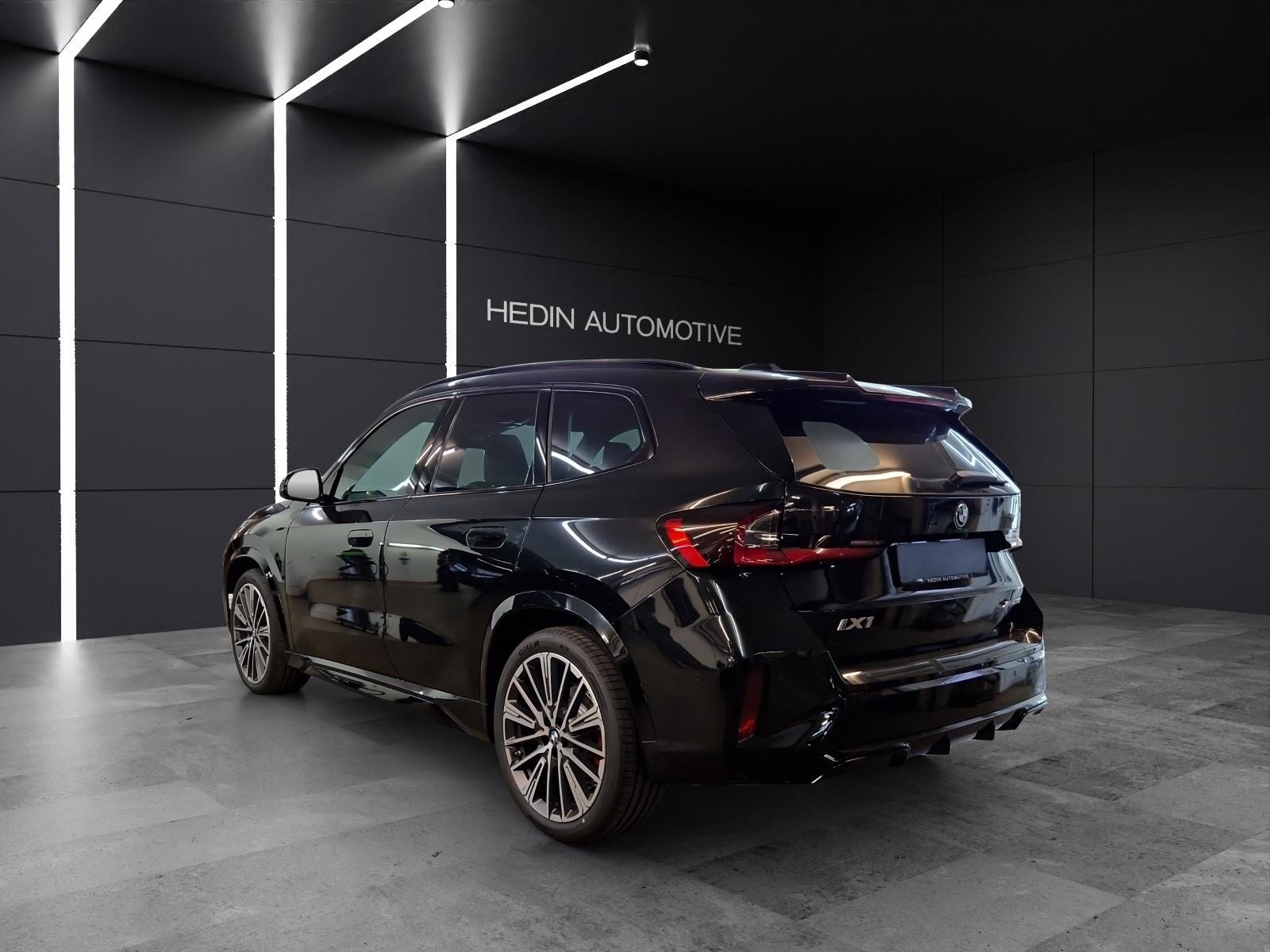 BMW iX1 30 xDrive, Electric, New car, Automatic - 3