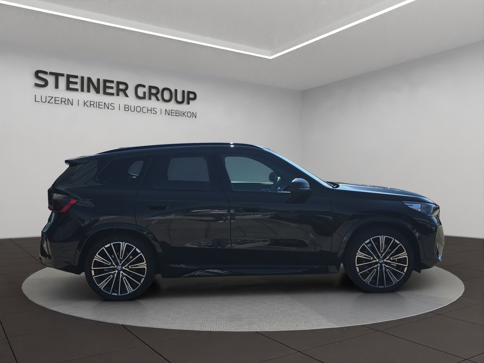 BMW iX1 30 M Sport, Electric, New car, Automatic - 4