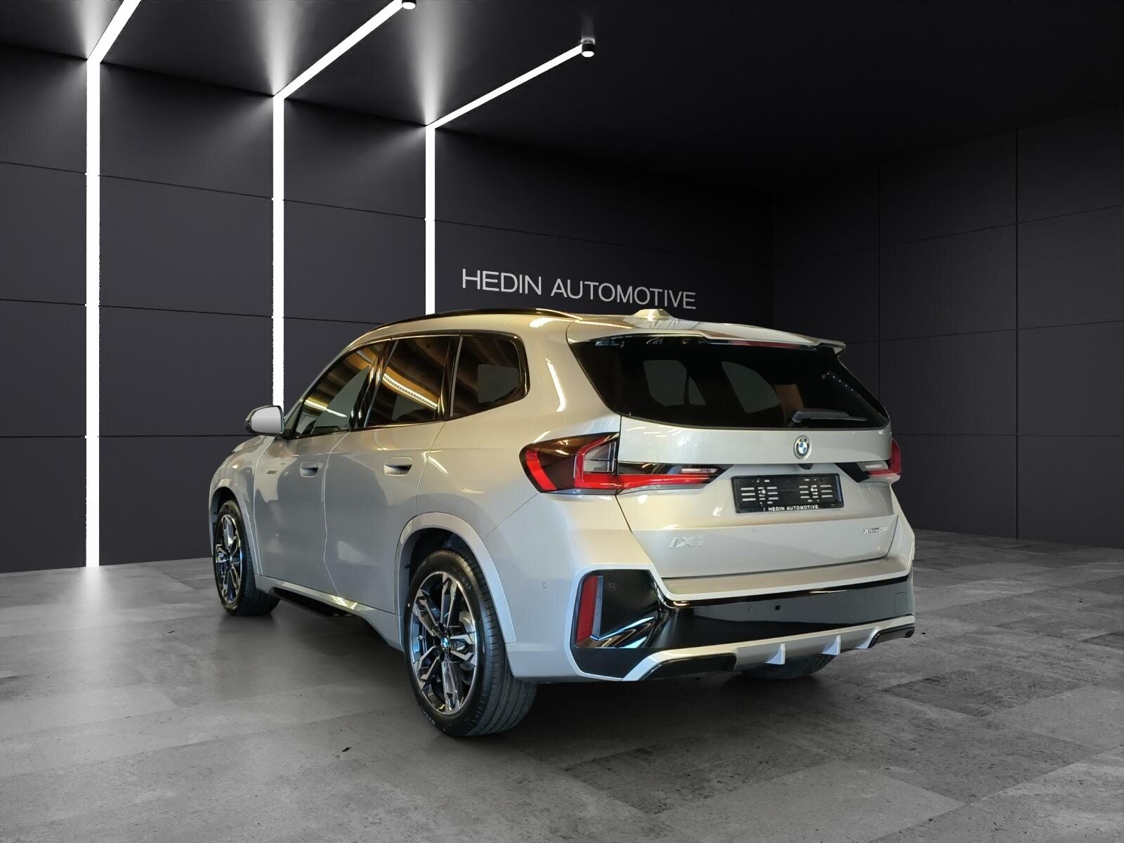 BMW iX1 30 xDrive, Electric, New car, Automatic - 3
