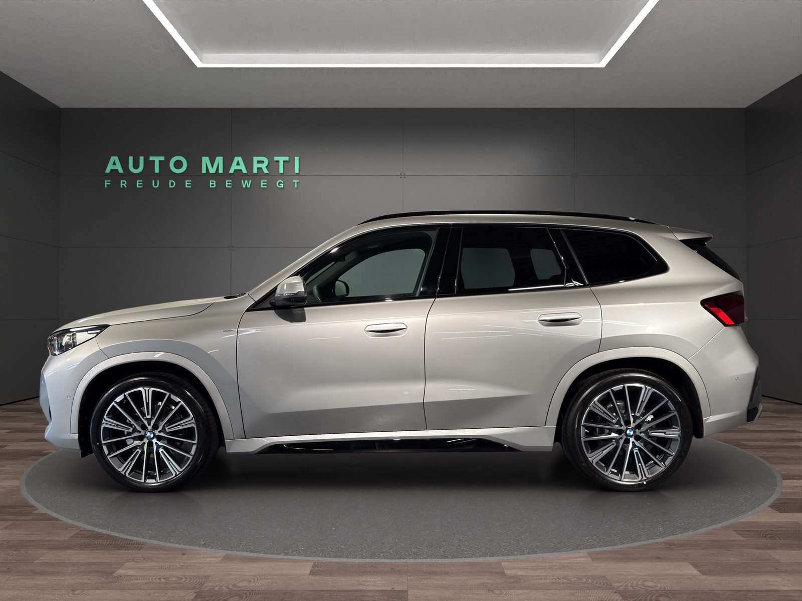 BMW iX1 20 eDrive, Elektro, Neuwagen, Automatik - 2