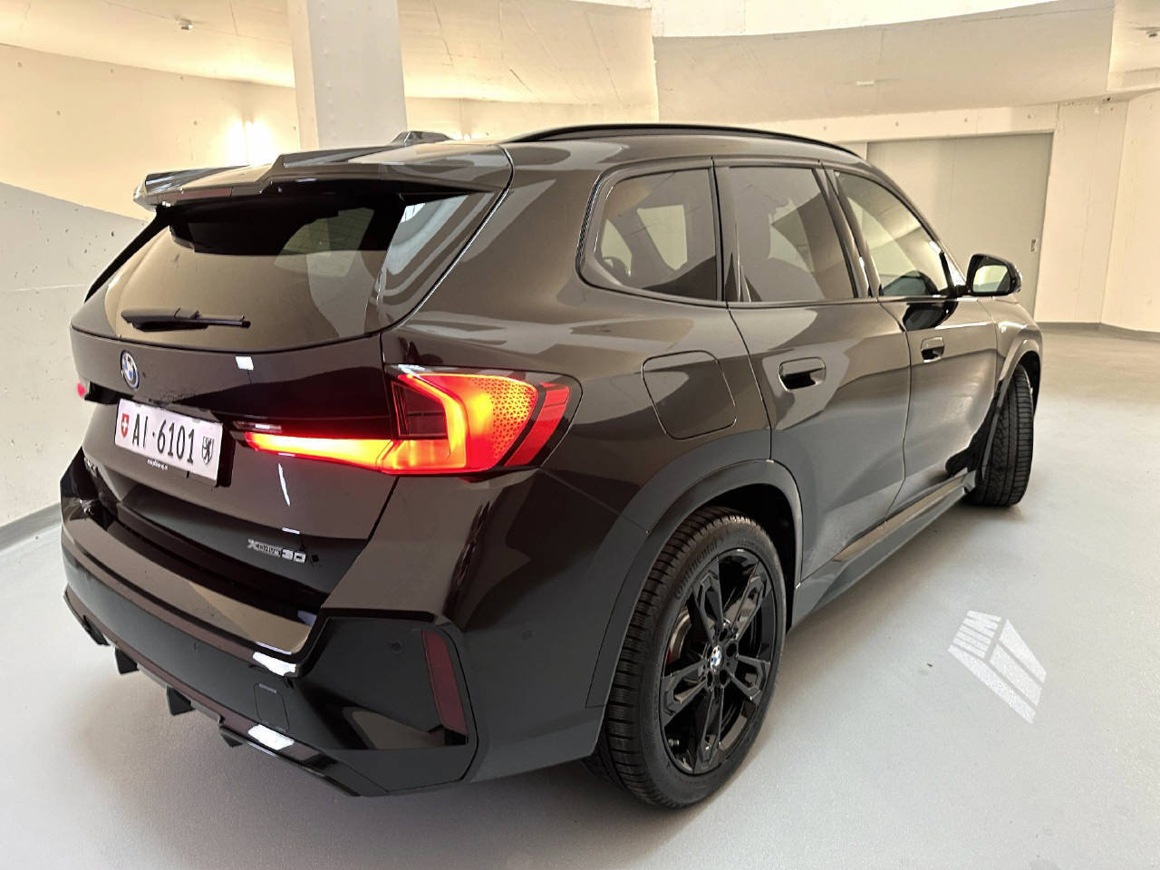 BMW iX1 30 M Sport Pro, Elektro, Occasion / Gebraucht, Automatik - 2