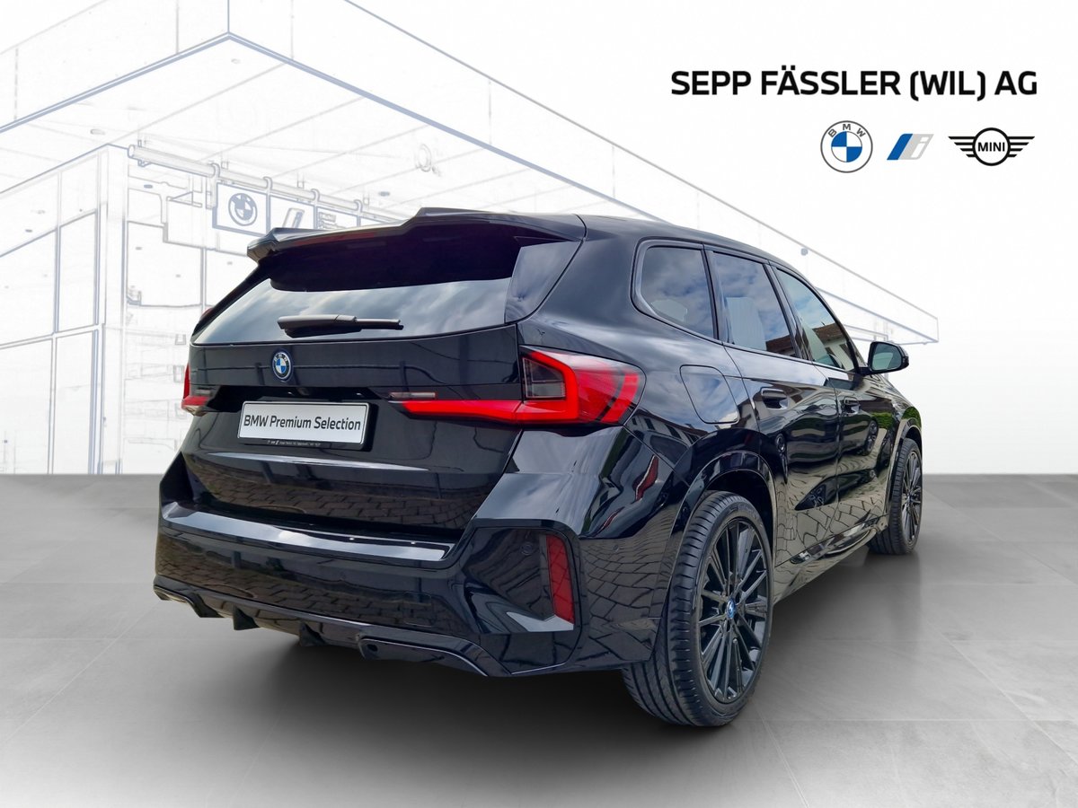 BMW iX1 30 M Sport Pro, Elektro, Occasion / Gebraucht, Automatik - 2