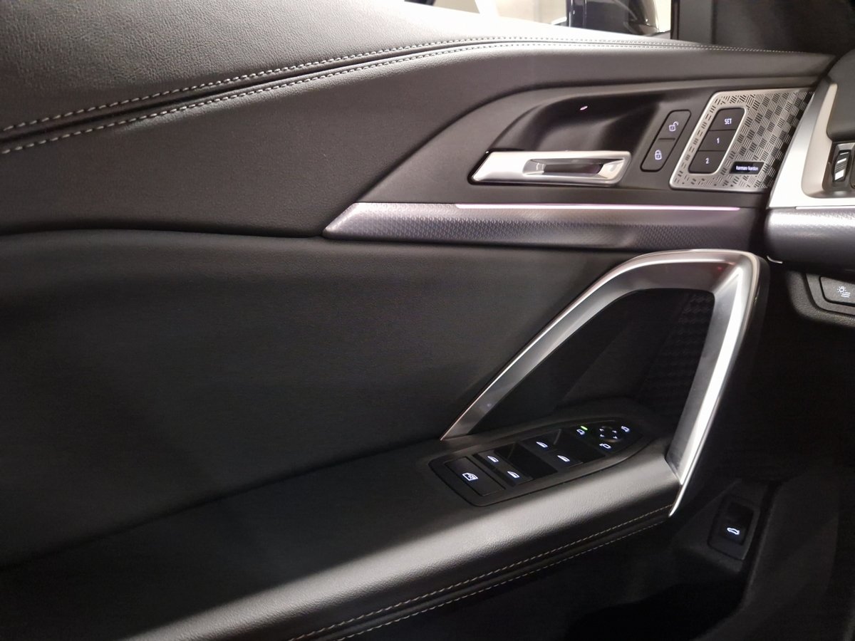 BMW iX1 30 M Sport Pro, Elektro, Occasion / Gebraucht, Automatik - 6