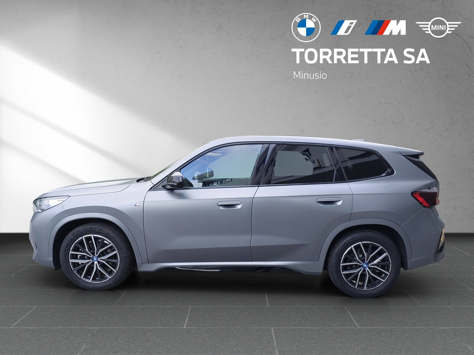 BMW iX1 30 M Sport, Elektro, Occasion / Gebraucht, Automatik - 2