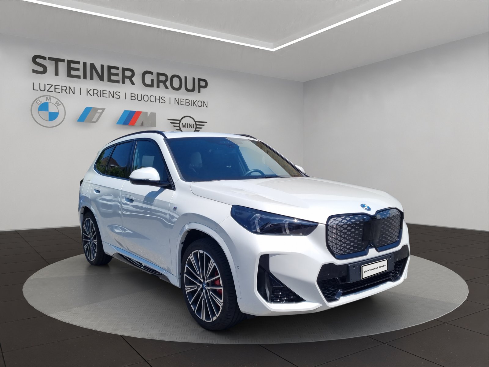 BMW iX1 30 M Sport Pro, Elektro, Occasion / Gebraucht, Automatik - 3