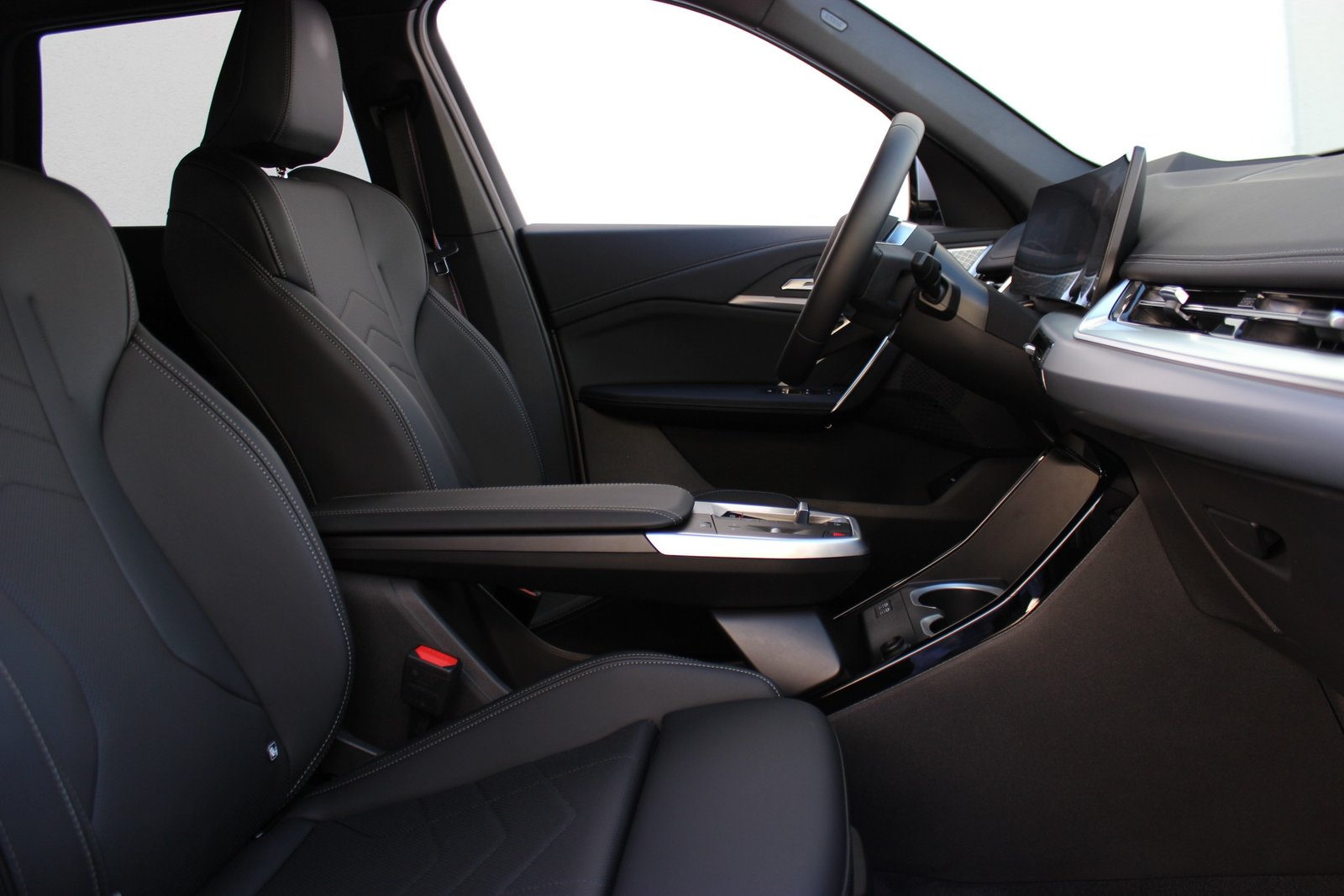 BMW iX1 30 M Sport Pro *0.9-LEASINGAKTION*, Elektro, Occasion / Gebraucht, Automatik - 4