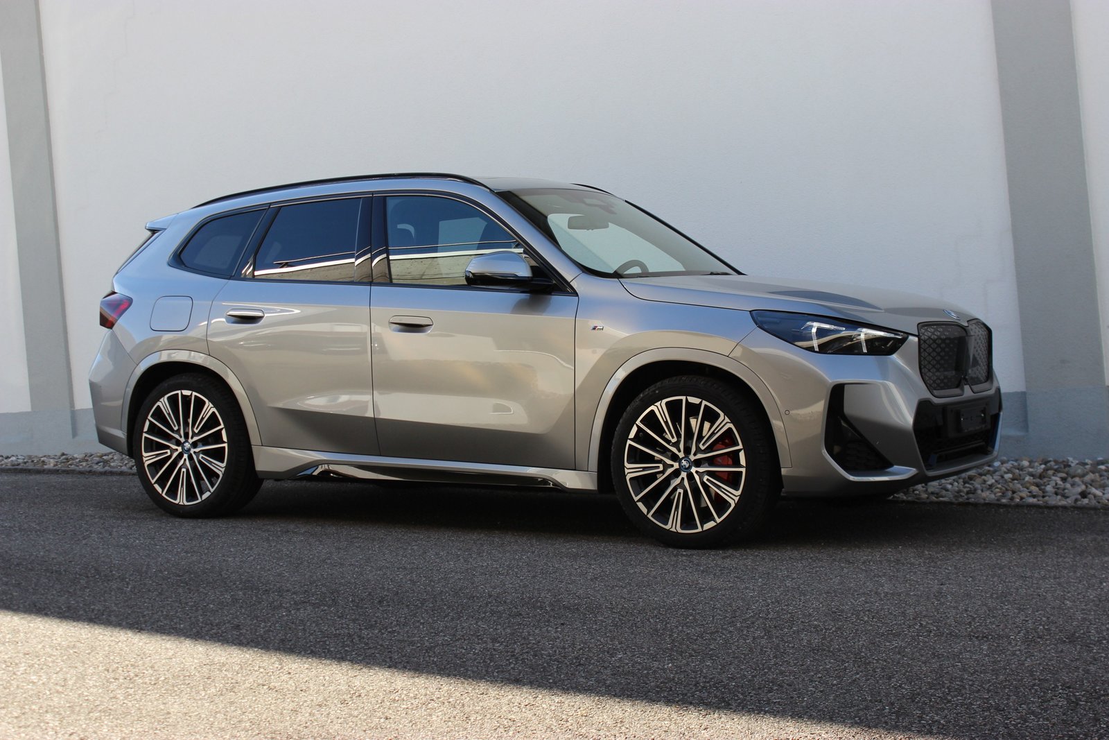 BMW iX1 30 M Sport Pro *0.9-LEASINGAKTION*, Elektro, Occasion / Gebraucht, Automatik - 5