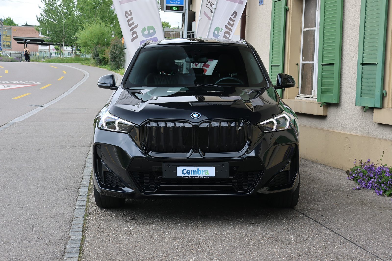 BMW iX1 30 M Sport, Elektro, Occasion / Gebraucht, Automatik - 2