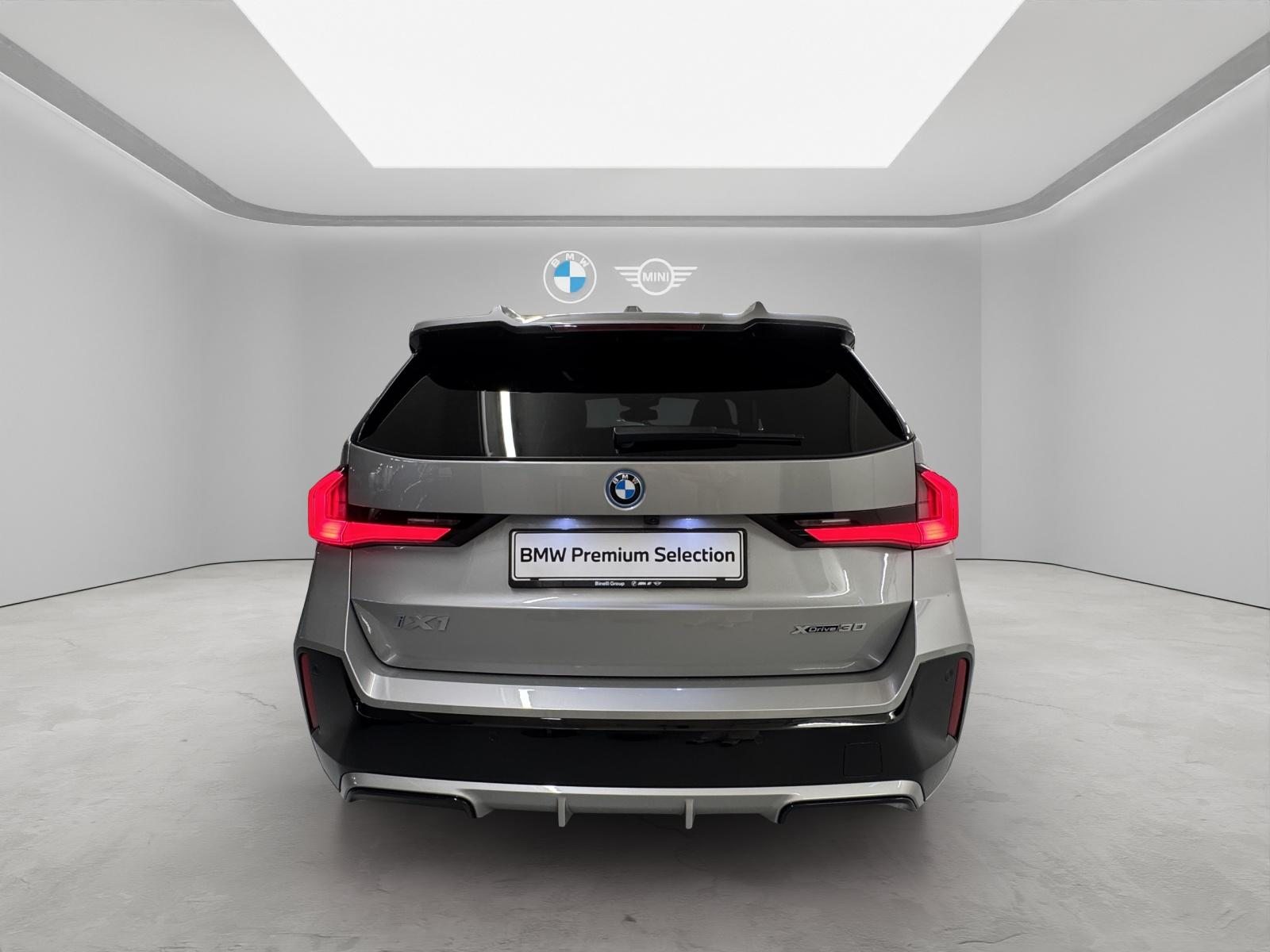 BMW iX1 30 xDrive, Électrique, Occasion / Utilisé, Automatique - 4