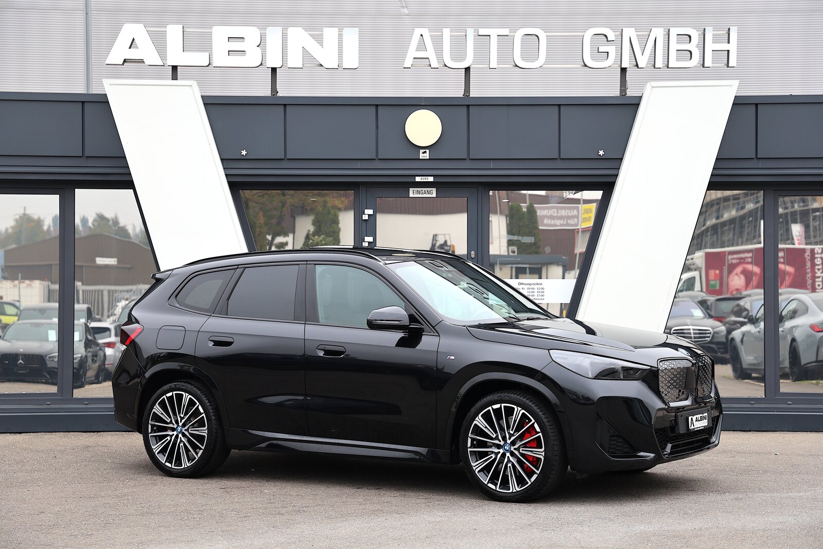 BMW iX1 30 M-Sport Pro, Elektro, Occasion / Gebraucht, Automatik - 2
