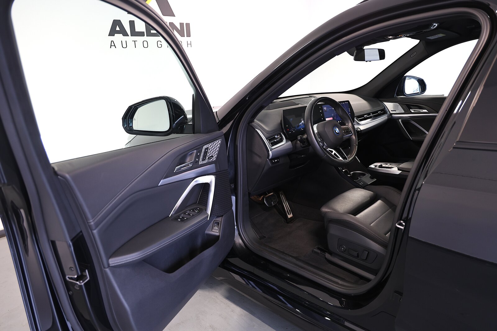 BMW iX1 30 M-Sport Pro, Elektro, Occasion / Gebraucht, Automatik - 6