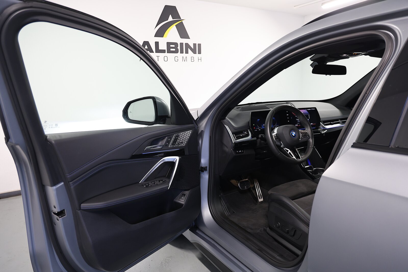 BMW iX1 30 M-Sport, Elektro, Occasion / Gebraucht, Automatik - 4