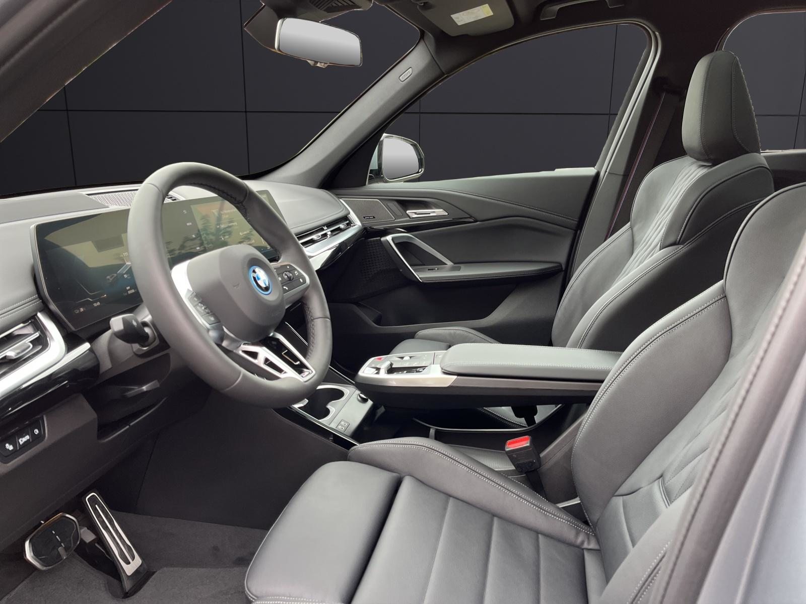 BMW iX1 30 xDrive, Electric, Ex-demonstrator, Automatic - 2