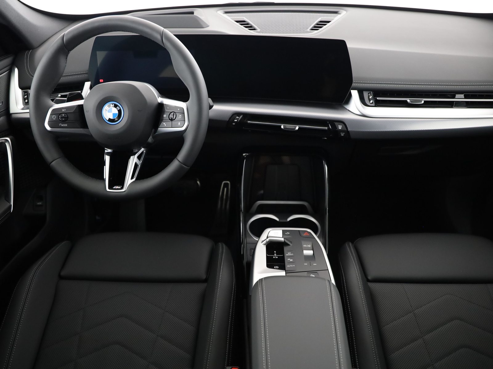 BMW iX1 30 xDrive, Elektro, Vorführwagen, Automatik - 5