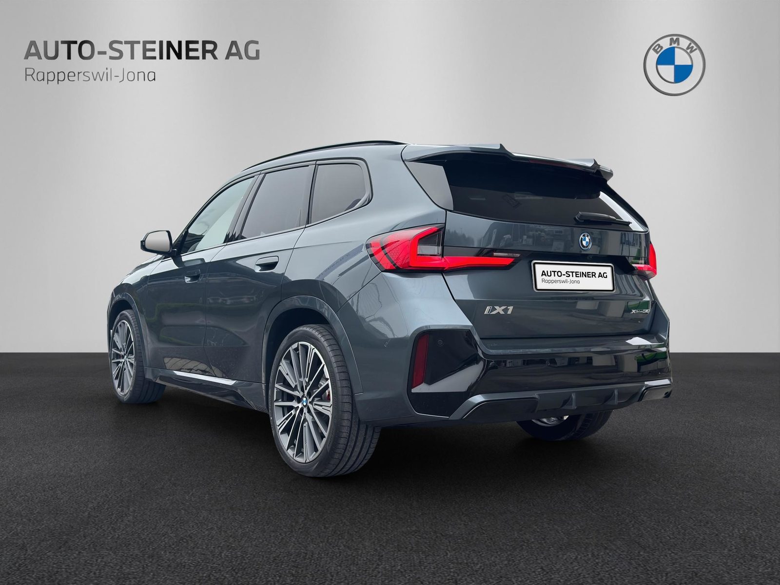 BMW iX1 30 xDrive M Sport Pro, Electric, New car, Automatic - 3
