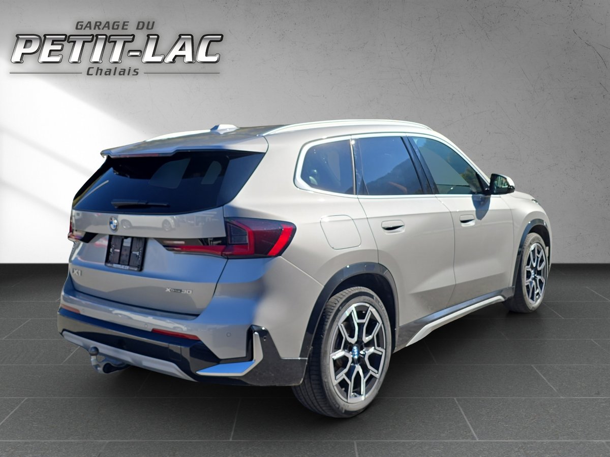 BMW iX1 30 M Sport, Elektro, Occasion / Gebraucht, Automat - 4