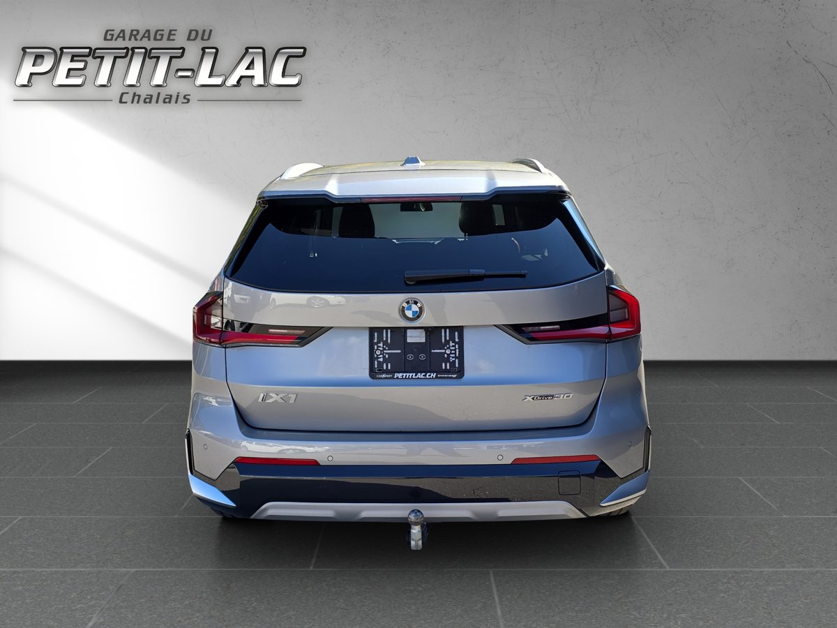 BMW iX1 30 M Sport, Elektro, Occasion / Gebraucht, Automat - 5