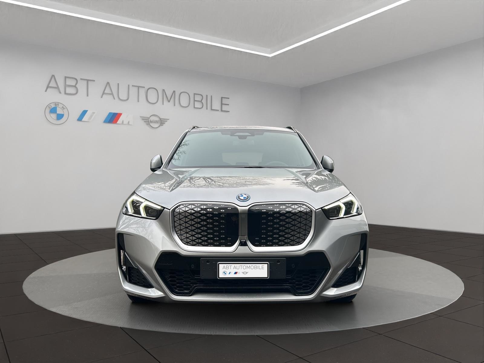 BMW iX1 20 eDrive, Electric, Ex-demonstrator, Automatic - 3