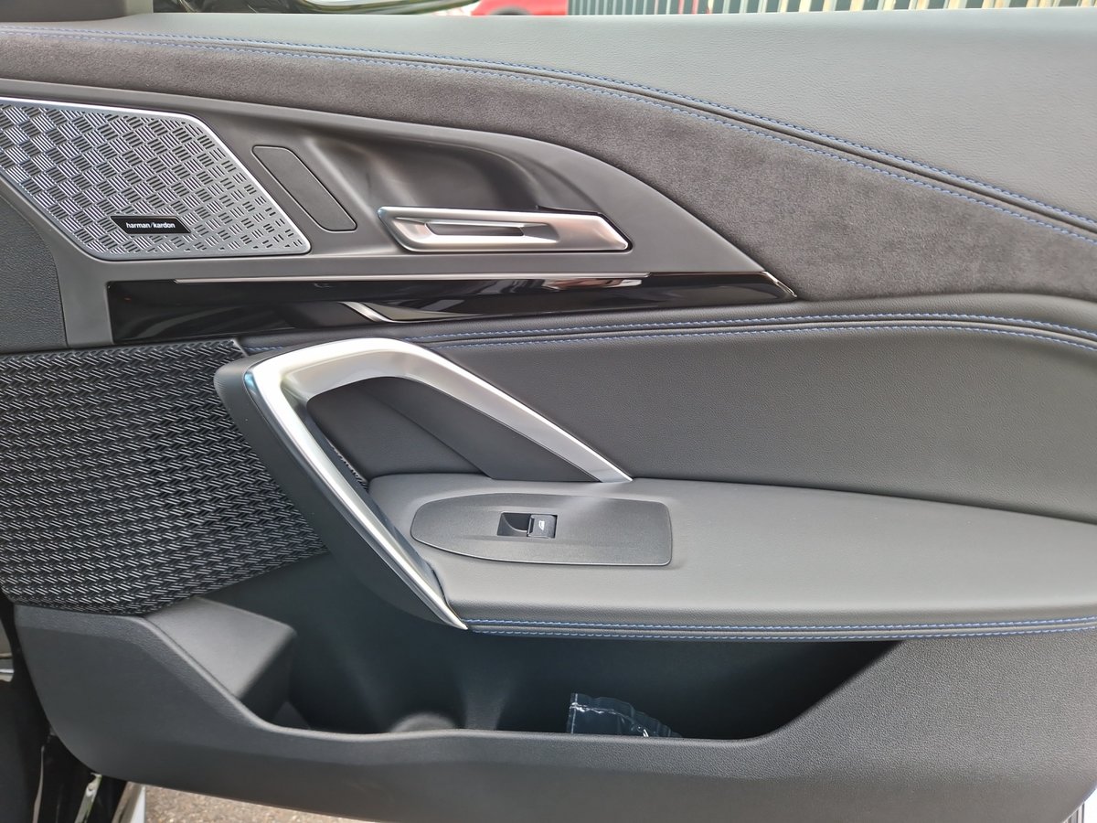 BMW iX2 30 Edition M Sport Pro, Elektro, Neuwagen, Automatik - 4
