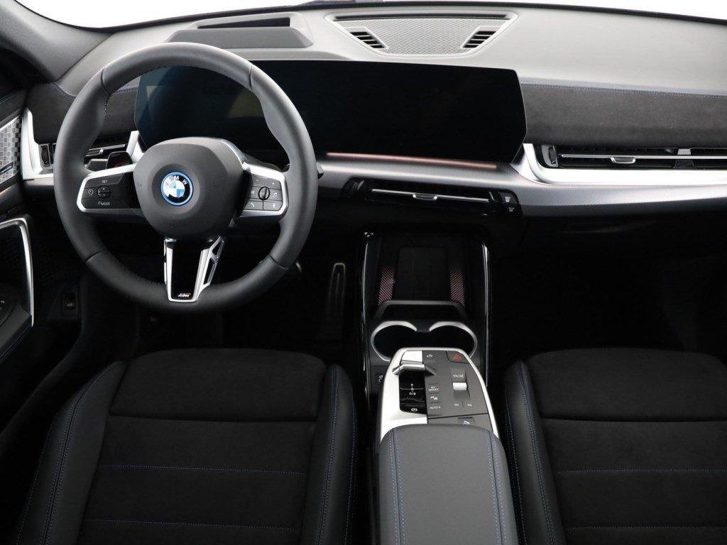 BMW iX2 30, Electric, New car, Automatic - 5