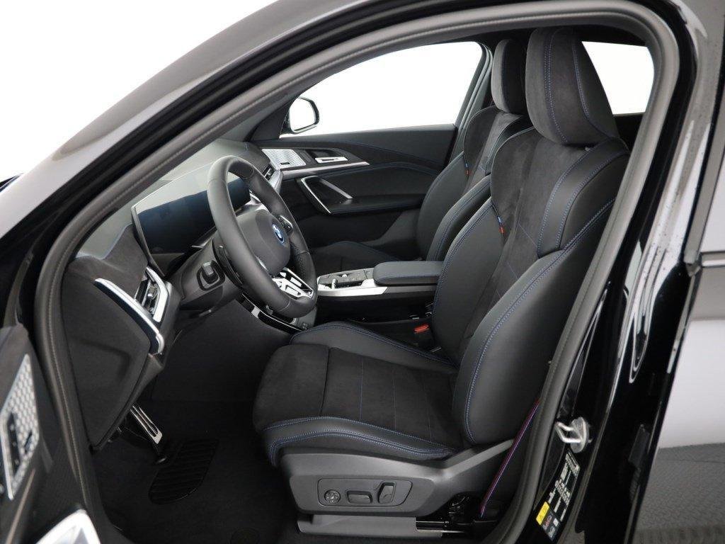 BMW iX2 30, Electric, New car, Automatic - 6