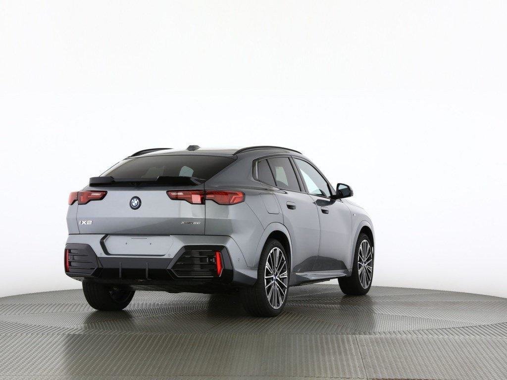 BMW iX2 30, Elektro, Neuwagen, Automatik - 2