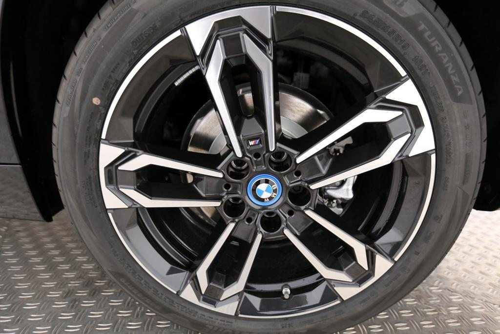 BMW iX2 20 eDrive, Electric, New car, Automatic - 3