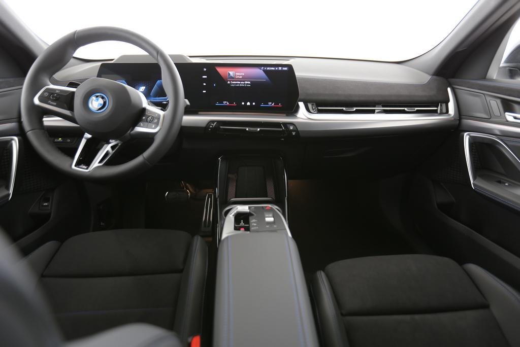 BMW iX2 20 eDrive, Electric, New car, Automatic - 4