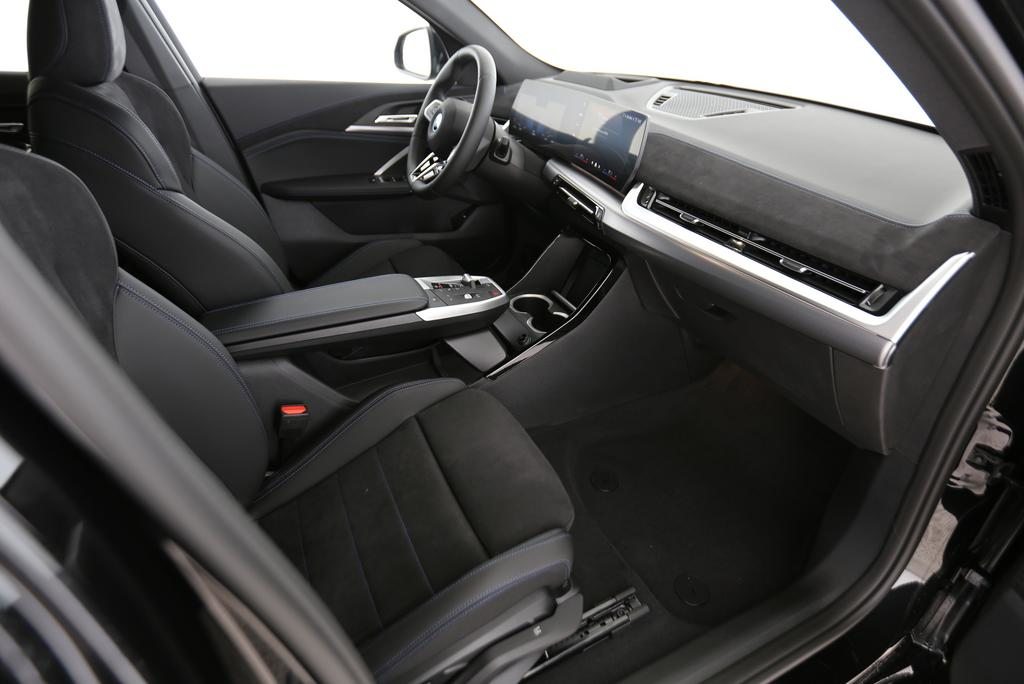 BMW iX2 20 eDrive, Electric, New car, Automatic - 6