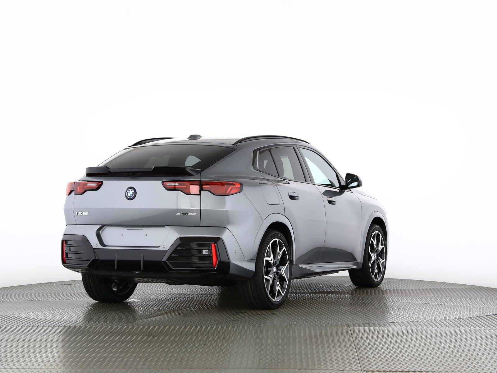 BMW iX2 30 xDrive, Elettrica, Auto nuove, Automatico - 2