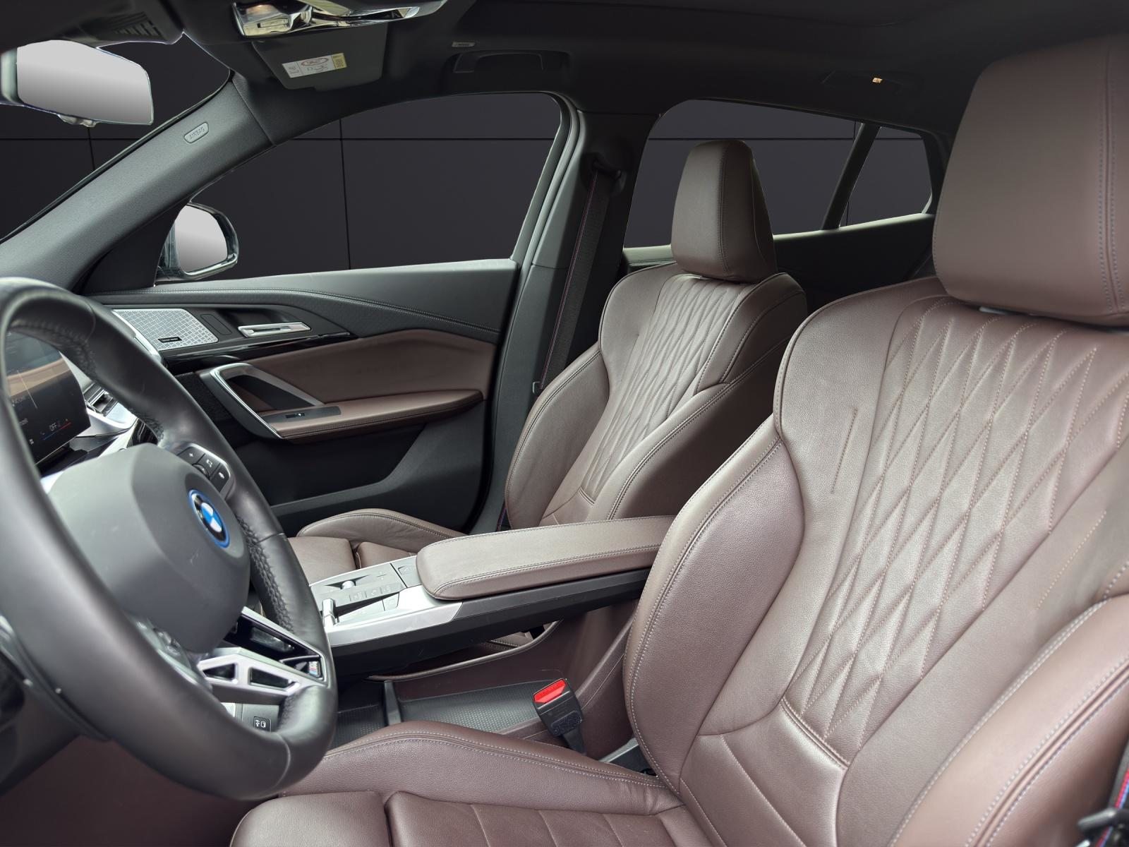 BMW iX2 30 xDrive, Electric, Second hand / Used, Automatic - 2