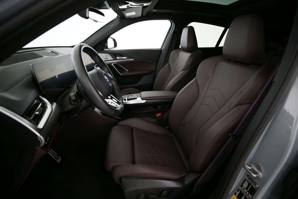 BMW iX2 30 xDrive - FAHRSCHULWAGEN - VOITURE D'AUTO-ECOLE - AUTO, Elettrica, Occasioni / Usate, Automatico - 6