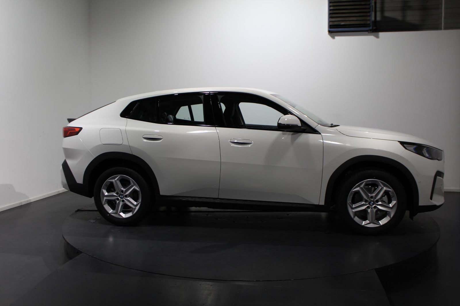 BMW iX2 20 eDrive, Electric, Ex-demonstrator, Automatic - 2