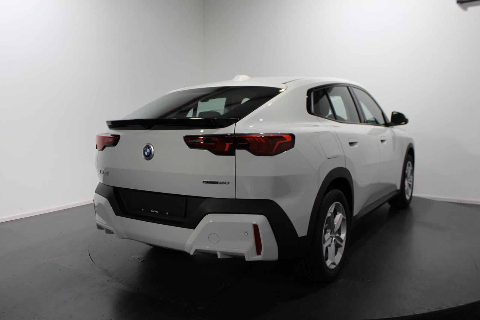 BMW iX2 20 eDrive, Electric, Ex-demonstrator, Automatic - 3